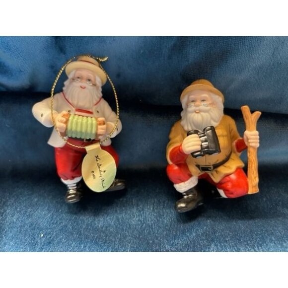 The Danbury Mint Christmas Decorations 2 Santa in ITALY figurines 3/4" - Picture 1 of 10